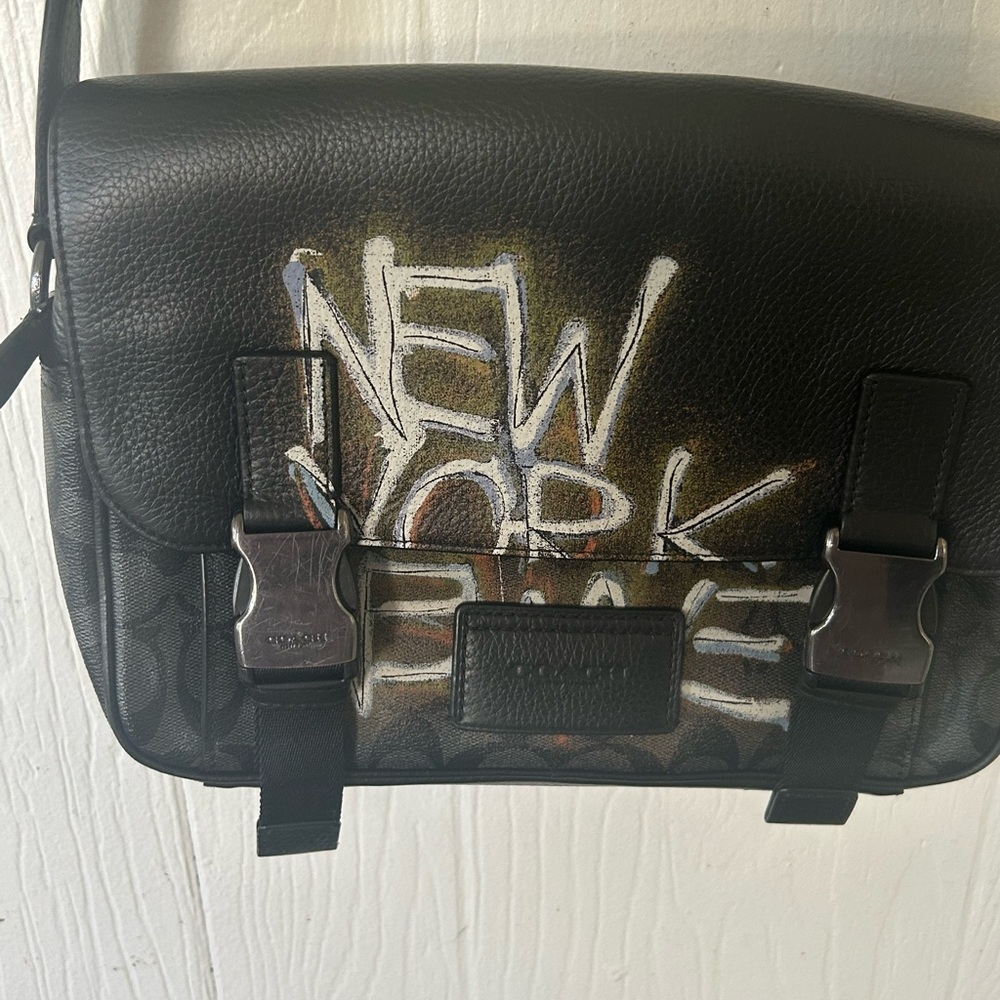 Coach Black and White Messenger Bag Urban Style